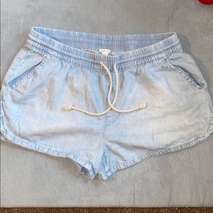 ❤️AERIE light blue chambray style shorts